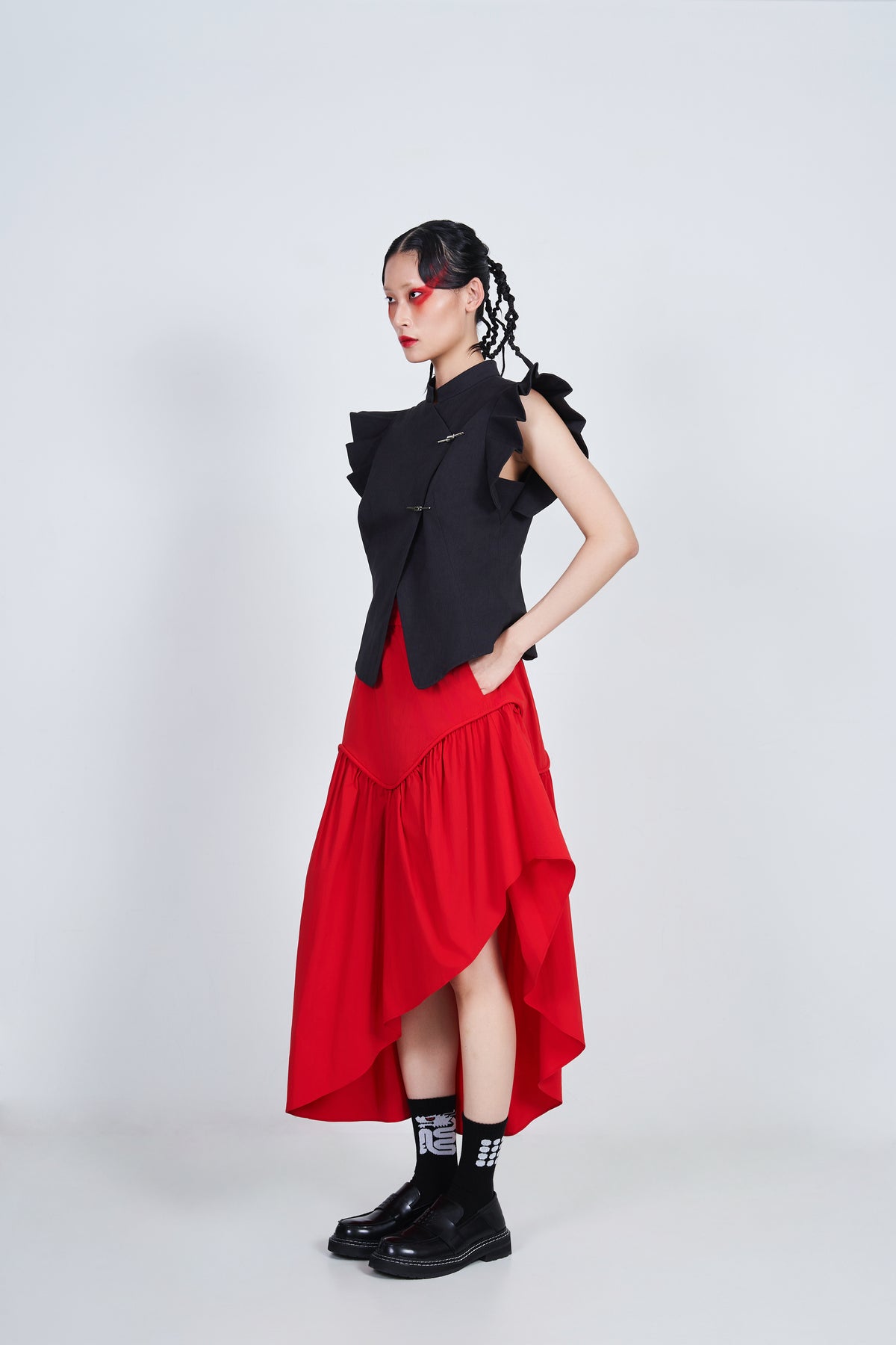 NOIZ N4SK2 High-Waisted Wavy Asymmetrical Skirt