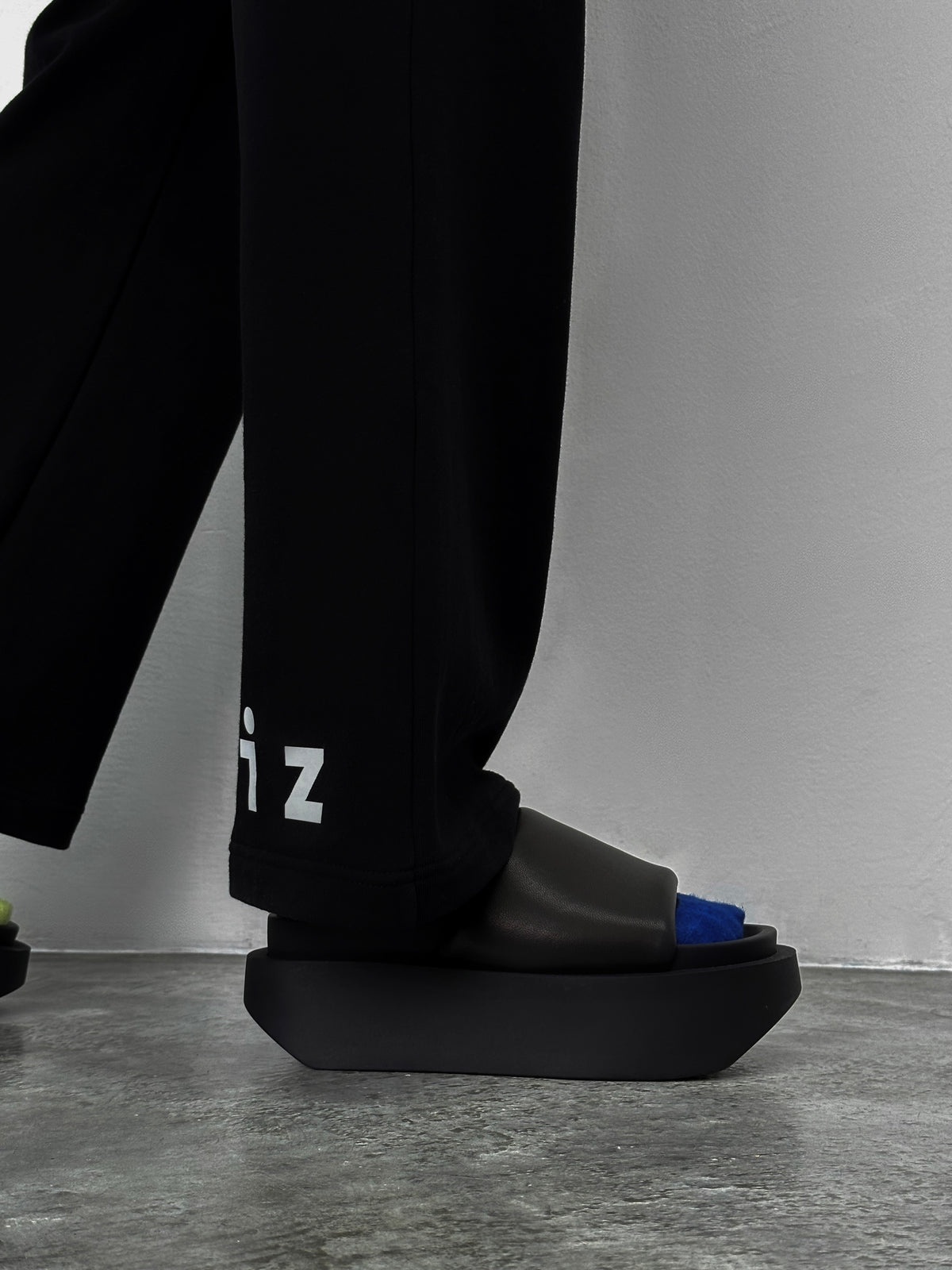 NOIZ N2SH1 Padded Platform Sandals