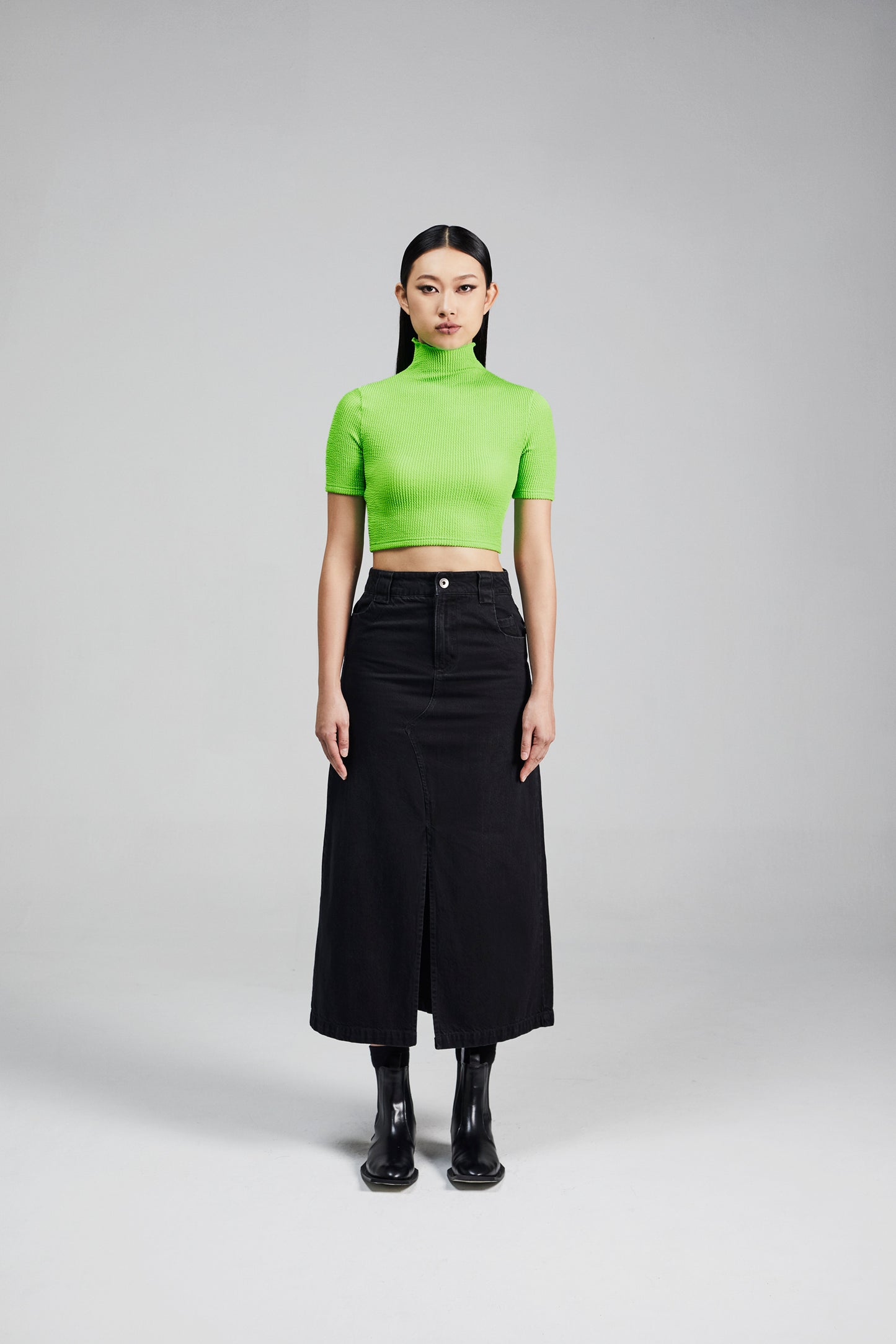 NOIZ N2TP5 Stand Collar Crop Top